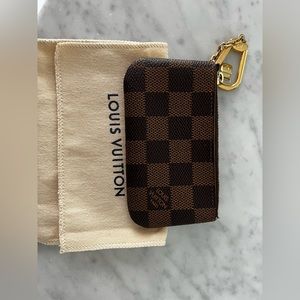 AUTHENTIC LOUIS VUITTON card holder key chain